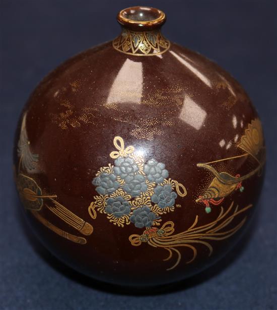 An unusual Japanese Satsuma pottery vase, by Kinkozan, Meiji period, height 11.2cm